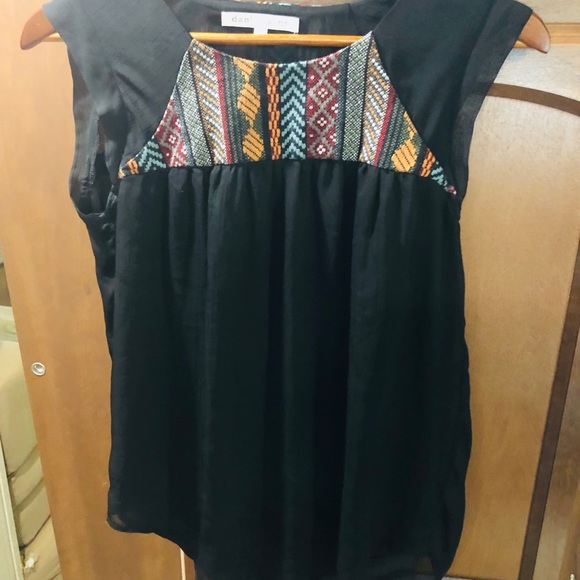 Daniel Rainn Embroidered Blouse - Picture 2 of 4